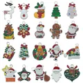 Set aus Weihnachts-Emaille-Anhängern mit Weihnachtsmann und Rentier für DIY-Schmuck. - Weißer K-Basis Weihnachts-Set