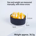 Modèle alimentaire réaliste de sushi au maïs pour présentation - Grand Sushi Au Maïs / Version Du Modèle (sans Fermoir Sans Aimant)