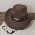 Cappello da cowboy in pelle scamosciata marrone con fascia decorativa testa di toro e cinturino - M (56-58cm) / Stile Corda Antivento Decorazione Testa di Toro Marrone (37) / Marrone