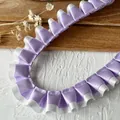 Cinta plisada de doble capa con volantes en morado y blanco para manualidades - Color Sólido Morado Claro Blanquecino Encriptado 1 Metro De Largo Aproximadamente 25 Cm De Ancho.