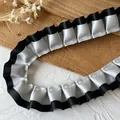 Cinta plisada de doble capa plateada y negra para manualidades y accesorios para el cabello - Color Gris Oscuro Sólido 1 Metro De Largo Y 25 Cm De Ancho.