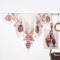 Elegante sciarpa di seta color crema con motivi floreali marroni vintage da donna - Caffè Bianco Con Fiori Di Inchiostro Diluiti / 70x70cm