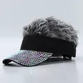 Visière noire fantaisie avec perruque grise et strass irisés étincelants pour un look fun - Cheveux Gris Strass Argentés / Réglable