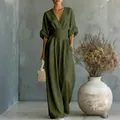 Dettaglio a figura intera di un'elegante tuta verde oliva con scollo a V e gamba larga - 3XL / Top E Pantaloni / Verde militare