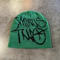 Elegante berretto in maglia verde con logo graffiti nero per lo stile street invernale - Verde / M (52-59)