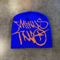 Berretto invernale blu in maglia con logo in stile graffiti Minus Two arancione vivace - Blu Zaffiro / M (52-59)