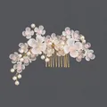 Peigne à cheveux de mariée élégant avec fleurs givrées, perles roses sur base dorée - Peigne À Cheveux Polyvalent À Motif Floral Hs-j6078