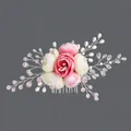 Peigne à cheveux de mariée fait main avec roses en tissu rose et accents de perles délicates - Peigne À Cheveux Photo Ambiance Jeune Fille Hs-j5548