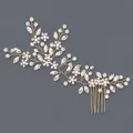 Peigne à cheveux de mariée fait main en or avec perles blanches et cristaux étincelants - Accessoire Pour Cheveux En Forme De Vigne Florale Dorée Hs-j7254g