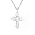 Collana elegante con pendente a croce esagramma d'argento su sfondo bianco neutro - Catena ad anelli argentea