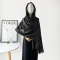 Pañuelo plisado de algodón y lino gris carbón para mujer con bordes deshilachados - Rm89001 - Negro / 180*90CM