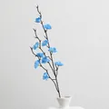 Elegante rama de flor de ciruelo artificial azul de 55 cm para decoración de interiores - Azul Miniatura De Reina De Invierno
