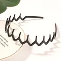 Classico cerchietto nero ondulato con denti per lo styling dei capelli quotidiano - Fascia Per Capelli Triangolare - Nero Lucido