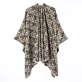 Women's geometric pattern open front poncho shawl in olive green and tan with fringe. - Short-haired T-shaped Shawl (green) / 130x150cm
