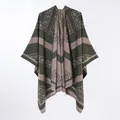 Reversible autumn cashmere-like poncho shawl with paisley patterns and fringe trim. - Letter Cashew Short Tassel Shawl Green / 130x150cm