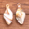 Deux pendentifs en acrylique en forme de conque pour la création de bijoux DIY thème océan - Coquillage 21 X 51 Mm 71 G / 1 pièce