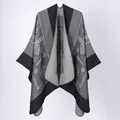 Châle poncho élégant gris et noir pour femme avec motifs de dentelle pour un look classique - Châle Gris Symbolique / 135*155 cm