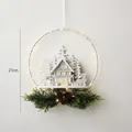 Decoración navideña colgante de casita de madera blanca nórdica con luces LED cálidas - Castillo De Muñeco De Nieve/217g
