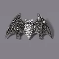 Gotische Fledermaus-Haarklammer mit schwarzen und weißen Strasssteinen für Halloween. - Halloween-Atmosphäre Fledermaus-Haarspange