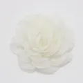 Elegante fiore di camelia bianco da 8 cm in filato di cristallo per accessori capelli e spille - Base piatta / Beige