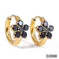 Boucles d'oreilles créoles en acier doré avec un charmant motif de fleur en zircon noir - Fleur Noire à 5 Pétales (D2008) / Or