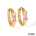 Boucles d'oreilles créoles dorées en acier avec un oxyde de zirconium rose rectangulaire - Rectangle Rose (D1865) / Or