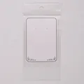Carte d'affichage de bijoux blanche avec motif de volutes dans un sac de protection OPP - Style Festonné / 6 cm * 8,5 cm (avec sac OPP) / Blanc