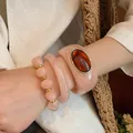 Elegante set di gioielli in resina rosa con bracciale in ambra e perline abbinate - Stile 54 / Set di 3 pezzi / Rosa