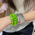 Elegante set di braccialetti di perle verdi e bracciale rigido in argento metallico al polso - Stile 48 / Set da 5 Pezzi / Argento, Verde