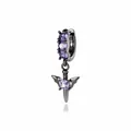 Dunkler Gothic-Ohrring mit Schwertflügel und lila Kristallen für Knorpel. - Demon Wing Sword Ear Hoop (A1531-2) / Einzelstück / Black And Purple