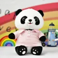 Schattige panda knuffel met klein roze poloshirt variant - Panda in roze poloshirt