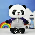 Schattige panda knuffel in een grijs-paars poloshirt - Panda - Grijs en Paars Poloshirt