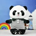 Schattige reuzenpanda knuffel in een grijs en groen poloshirt - Panda - Grijs en Groen Poloshirt