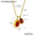 Vue détaillée d'un collier en acier inoxydable avec pendentifs en zircon rouge - P1238 - Collier Doré À Double Zircon Rouge