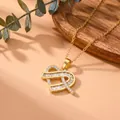 Elegante goldene herzförmige Halskette mit funkelnden Zirkonia-Steinen für stilvolle Damen - Gemischtes Herz Gold Stil (XL5877)