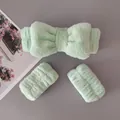 Set fascia e polsini in pile verde menta con fiocco per il lavaggio del viso. - Set Di 3 Pezzi Con Fiocco Verde