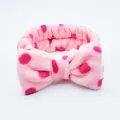 Fascia in flanella rosa a pois fucsia con grande fiocco per il lavaggio del viso - 73 Fiocco A Pois Rosa