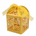 Gele lasergesneden geschenkdoos met kruis en wijnstokpatronen voor de Eucharistie - Hollow Cross (JGH025) / Goud