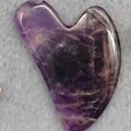 Herzförmiges natürliches Amethyst-Gua-Sha-Werkzeug für professionelle Gesichtsmassagen - Amethyst Herz Gua Sha Brett