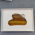 Herzförmiges Natur-Tigerauge-Stein Gua Sha Massagegerät in einer weißen Geschenkverpackung. - Tigerauge Herz Gua Sha Brett (Ohne Box)