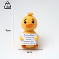 Pato positivo de ganchillo hecho a mano con altura de 9cm y detalles de peso de 16g - Pato de la Suerte (Pico Ancho)