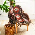 Couverture de style bohème avec motifs géométriques et franges pour canapé ou camping - Kilim (Rétro Rouge Bleu) / 90x150cm