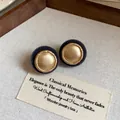 Elegant matte gold button stud earrings with dark grey velvet border for a vintage style - 32 Silver Needles - Gray - Gold
