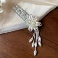 Elegant pearl and rhinestone hair clip with flower design and hanging tassels - 53# Bb Clip - White - Single