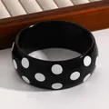 Eleganter schwarzer Kunstharz-Armreif mit weißen Punkten im trendigen Vintage-Stil - Breiter Retro-Stil (37)