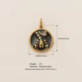 Pendentif Scorpion en acier inoxydable plaqué or avec émail noir et accents de cristaux - Scorpion