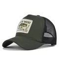 Casquette de camionneur en maille vert foncé et noir avec écusson brodé pêche au bar - Cm712-30 Vert Militaire Maille Noire / Réglable