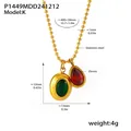 Elegante goldene Kugelkette mit grünen und roten Zirkonia-Anhängern, 18K vergoldet. - P1449 – Goldene Bi-zirkon-halskette
