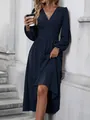 Elegante vestido largo azul marino con cuello en V, mangas farol y cintura plisada. - S / Tops / Azul marino