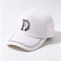 Casquette de baseball élégante en fausse fourrure blanche avec lettre D en strass brillant - Blanc / Adulte, Circonférence du chapeau 58cm réglable